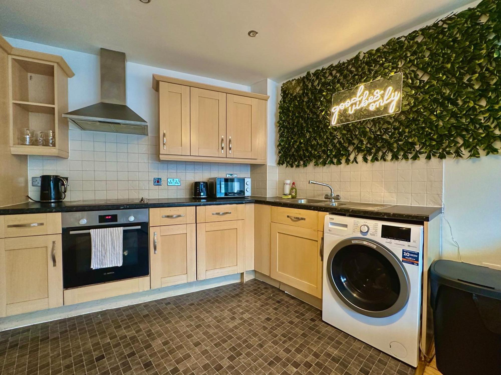 Watford Serviced Apartment, Free Parking, City Centre Eksteriør bilde