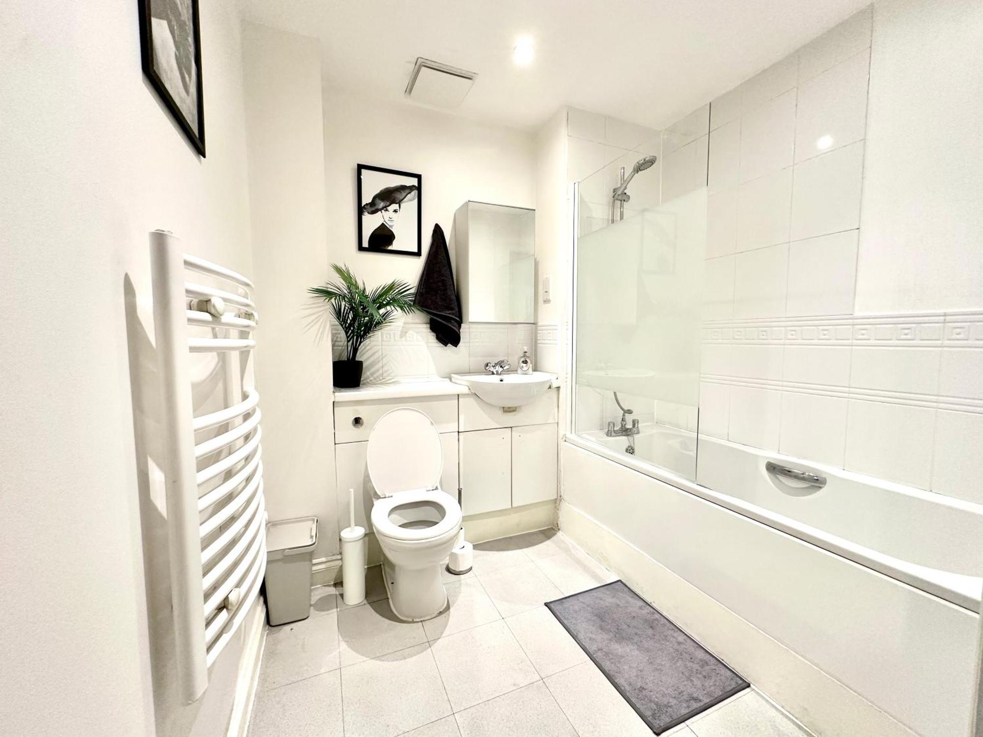 Watford Serviced Apartment, Free Parking, City Centre Eksteriør bilde
