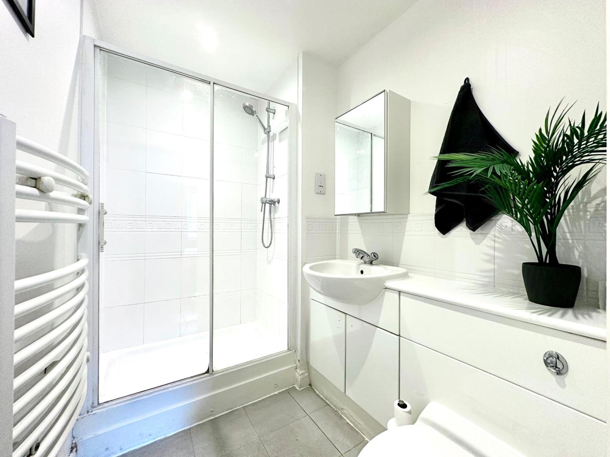 Watford Serviced Apartment, Free Parking, City Centre Eksteriør bilde